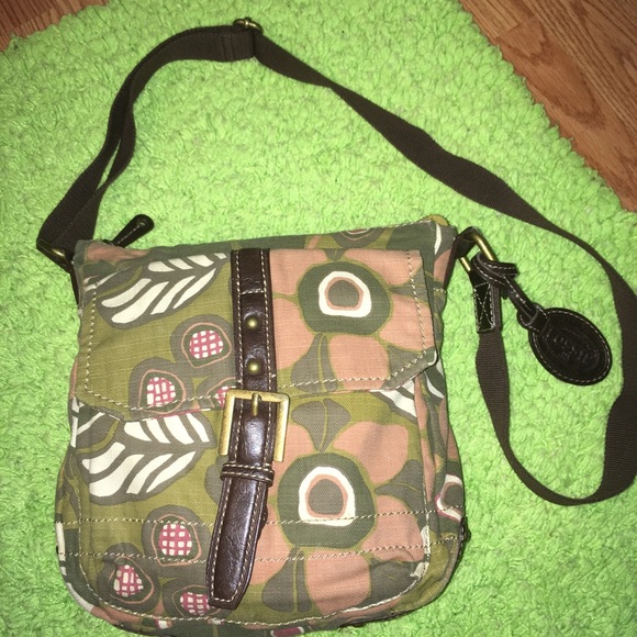 Clearance 🛍 Brown fossil cloth crossbody. - Picture 1 of 8